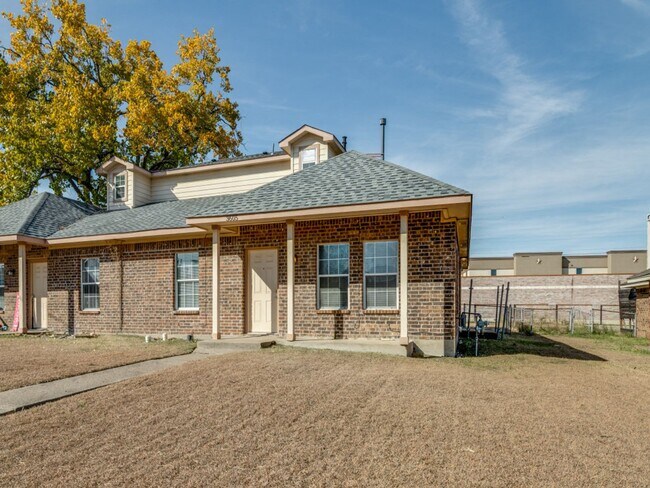 Building Photo - Jewel St- Duplex