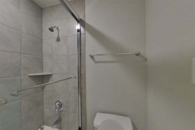 Building Photo - 9835 Willow Creek Commerce Dr