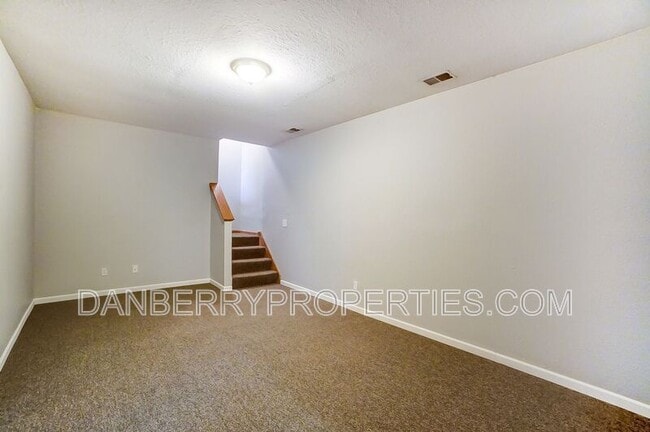 Building Photo - 1101 N Byrne Rd