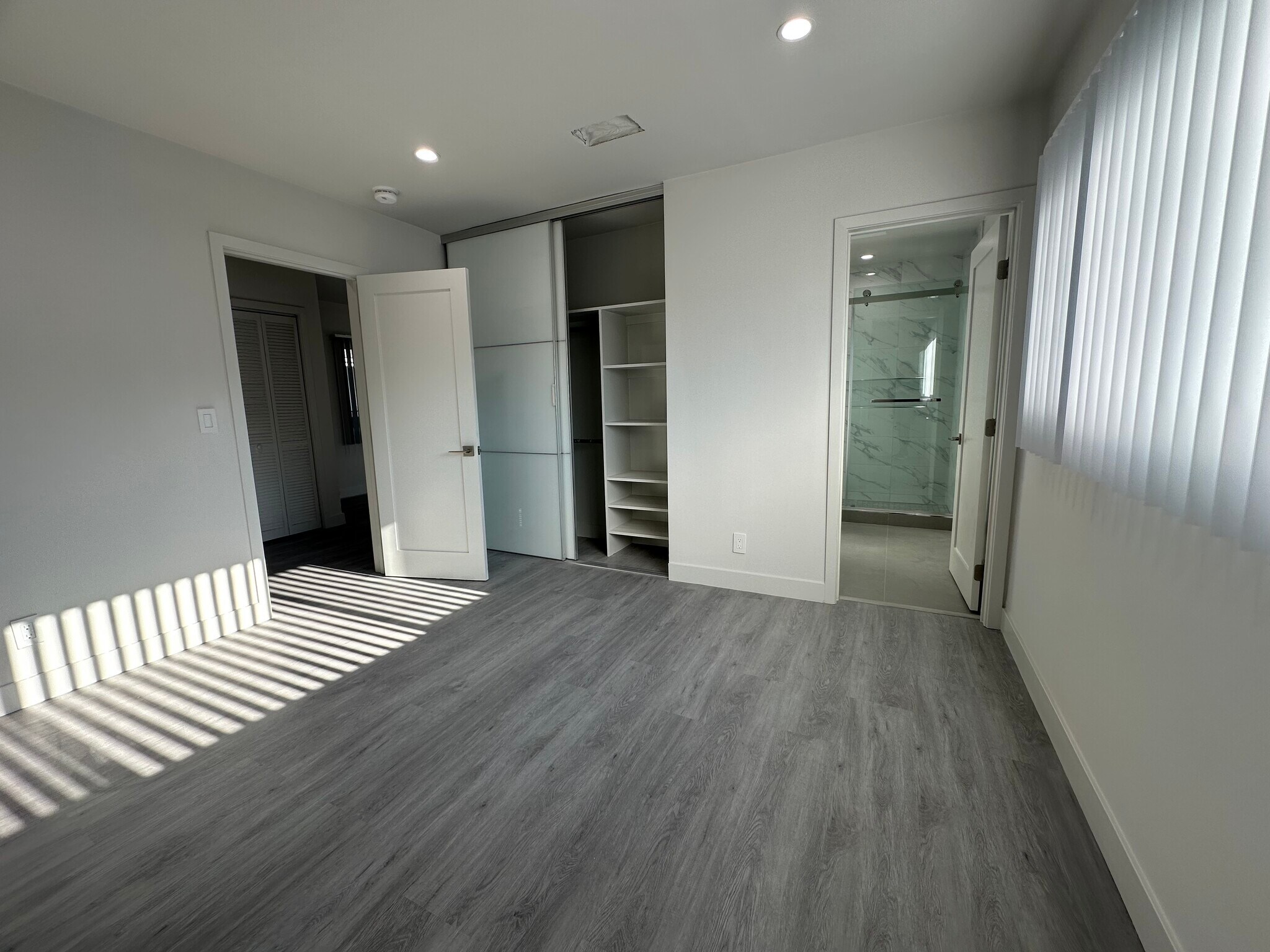 Building Photo - 1477 S Sherbourne Dr