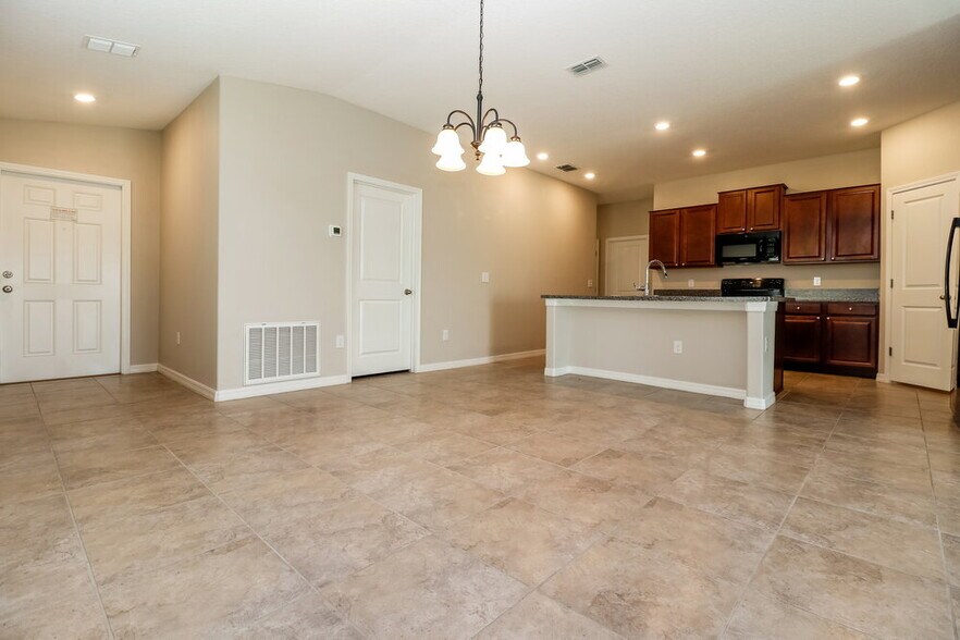 Building Photo - 6724 Trent Creek Dr