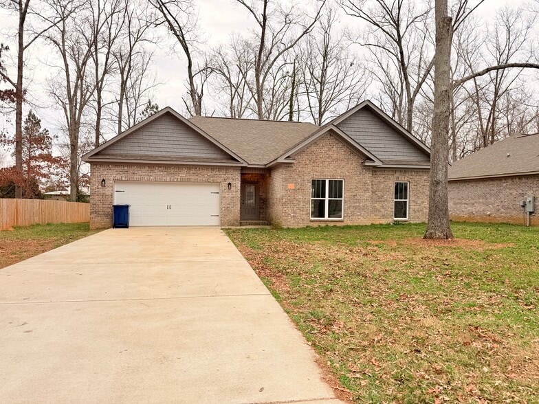 Building Photo - 10515 Wall Triana Hwy