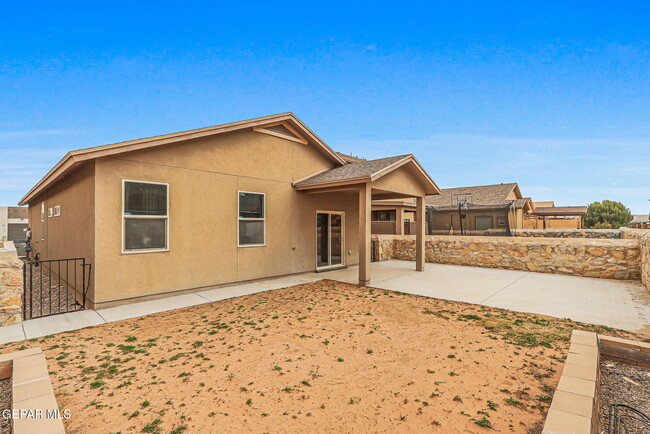 Building Photo - 4917 Ruben Soto