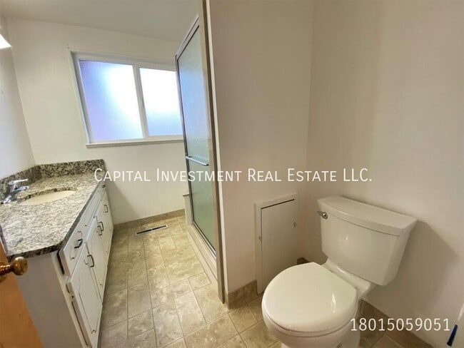 Building Photo - 1455 E 4230 S