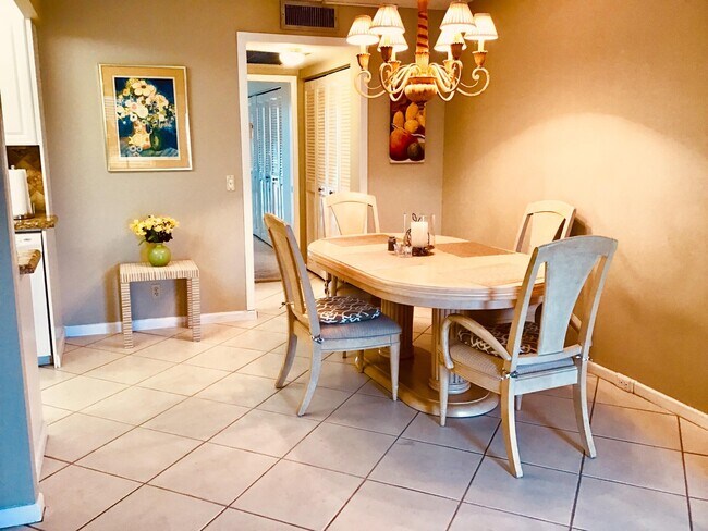 Building Photo - 4008 Cornwall A