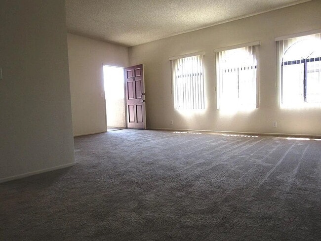Building Photo - "Charming 1-Bedroom Retreat with Spacious 900 Sq Ft Living in Glendora!"