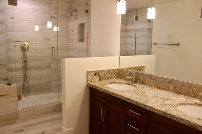 Master bath, double sinks, shower - 2102 Neilson Way