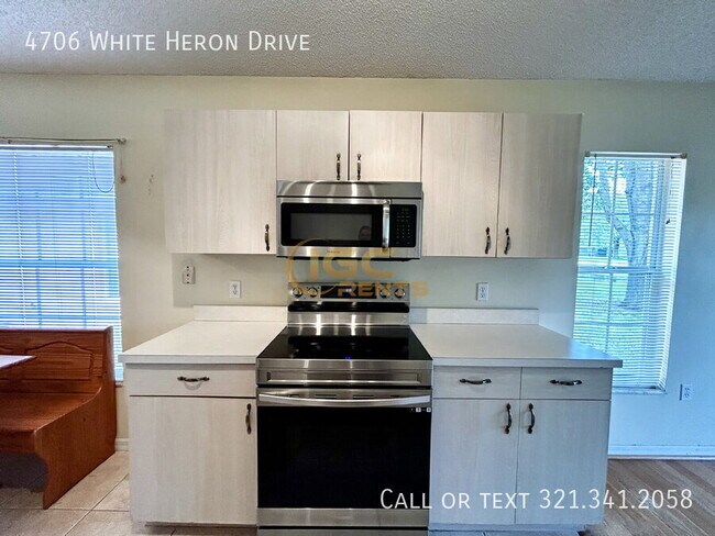 Building Photo - 4706 White Heron Dr