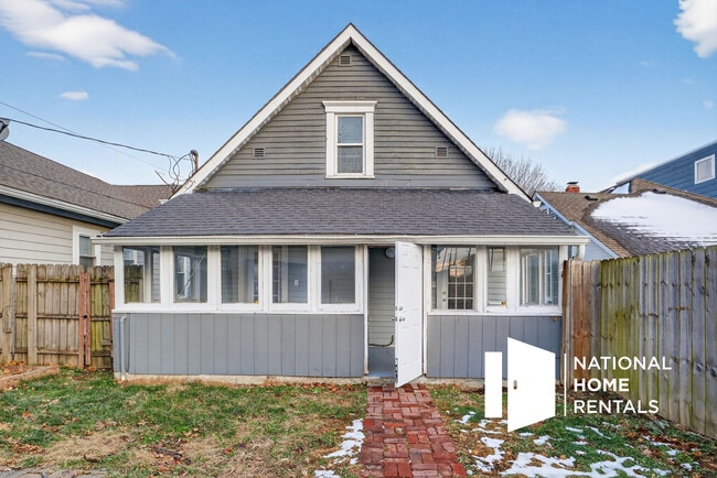 Building Photo - 1418 Olive St