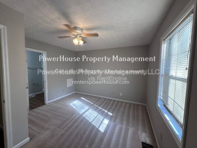 Building Photo - 502 Oakwood Ct