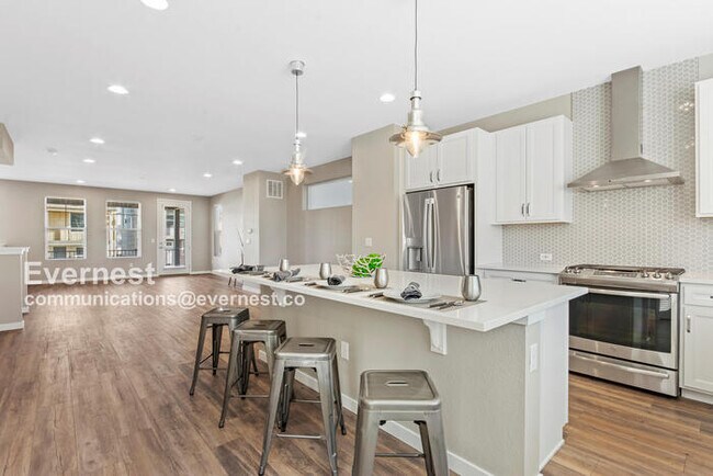 Building Photo - 8970 Southurst St