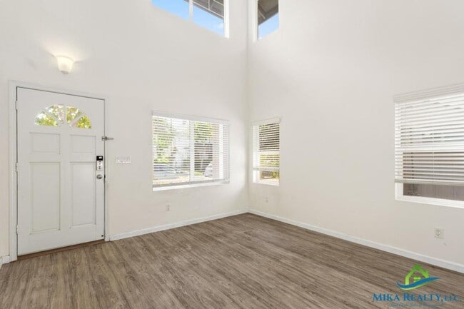 Building Photo - 91-1018-1018 Kaikala St