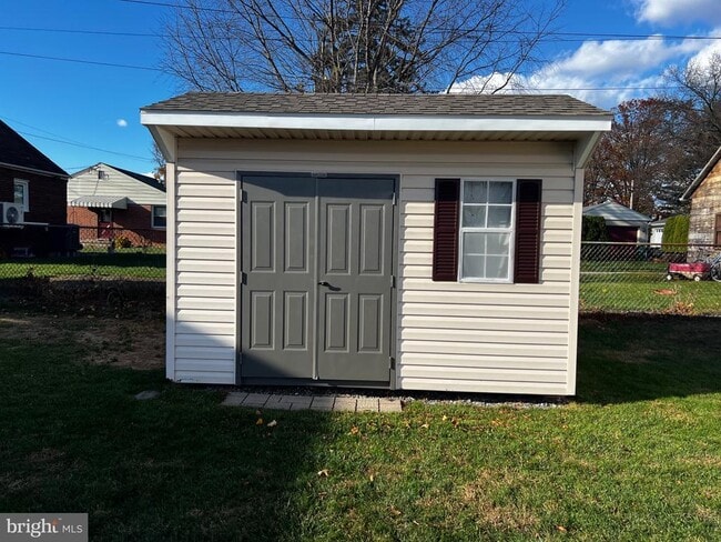 Building Photo - 770 S Lincoln St