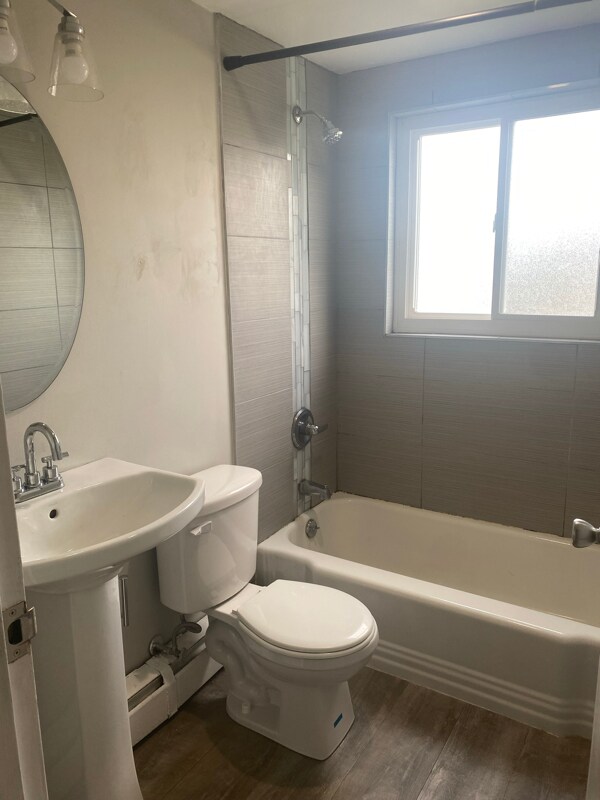 Building Photo - 3653 Mozart Ave