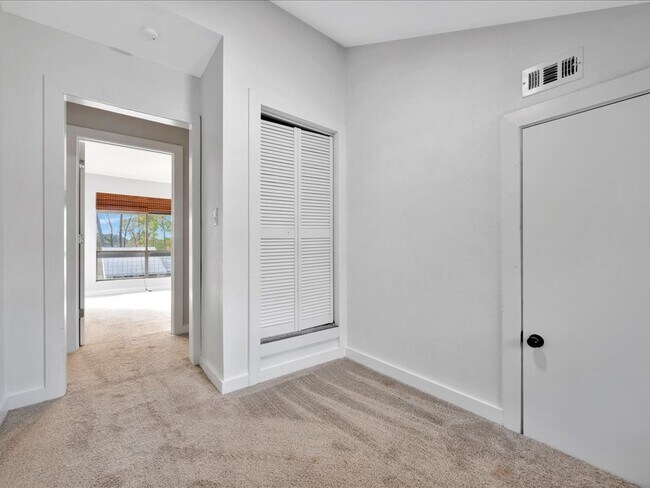 Building Photo - 41 Harbour Row Dr