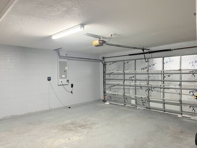 Building Photo - 509 Hillcrest Dr