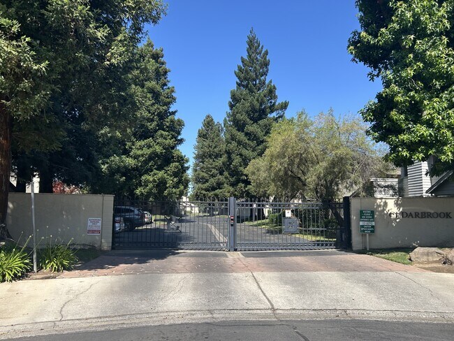 Primary Photo - 1129 Cedar Creek Dr