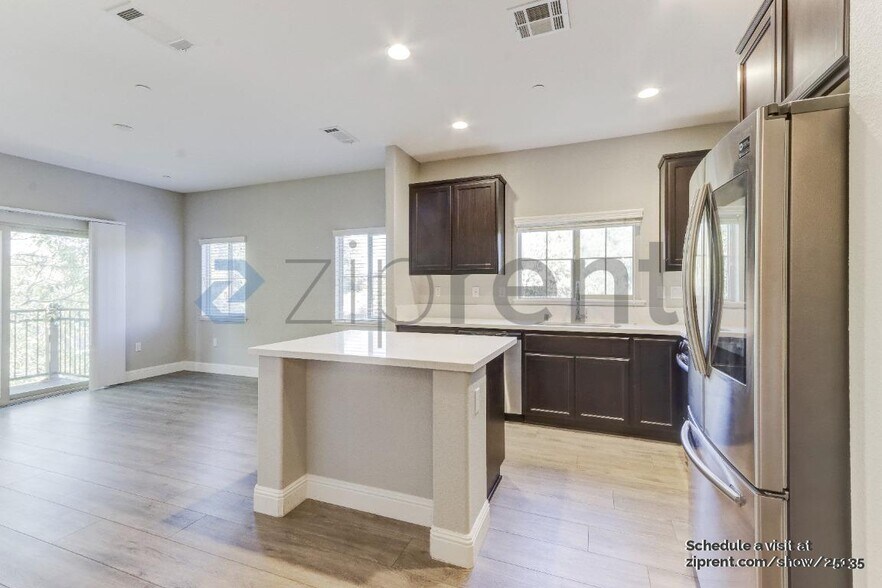 Building Photo - 1258 Detroit Ave