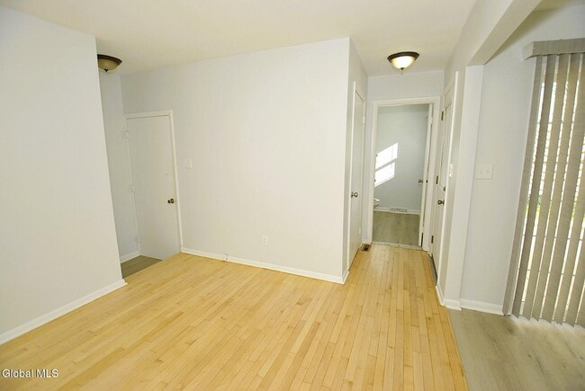 Building Photo - 33 B Ledgewood Dr