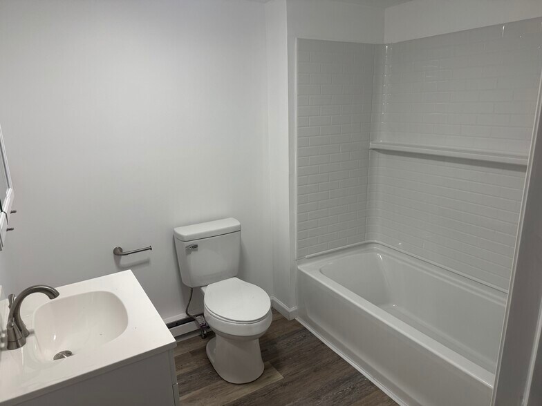 Building Photo - 710 Walnut St