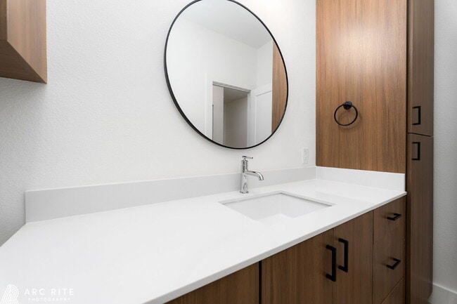 Building Photo - Pre-Leasing Fall of 2026!! Luxury Homes!!