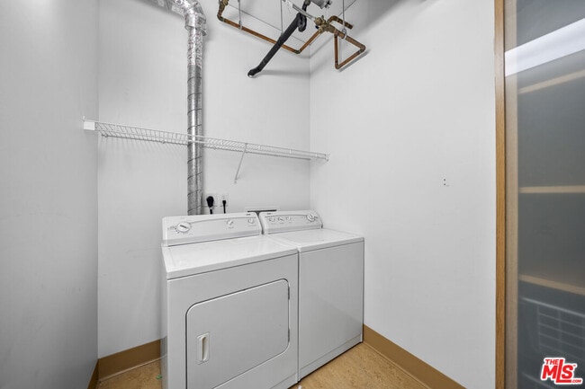 Building Photo - 1111 S Grand Ave