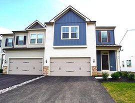 Front - 612 America Dr