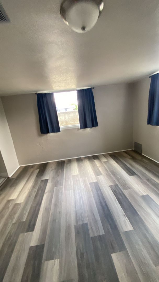 Building Photo - Nice Basement Duplex