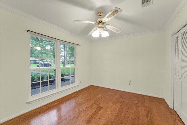 Building Photo - 110 Hillcrest Dr
