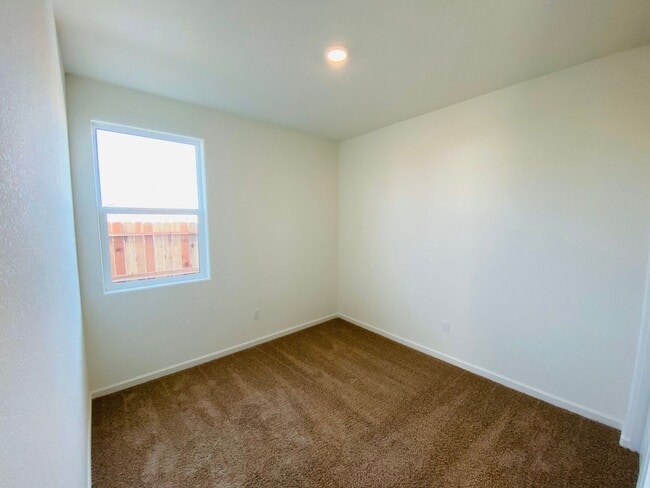 Building Photo - 5531 Glowhaven St
