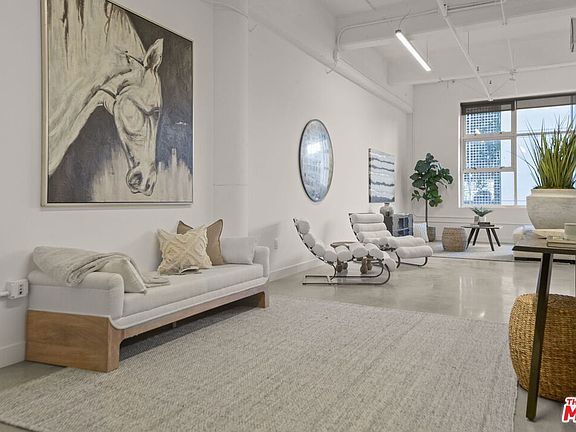 Building Photo - 1130 Flower St