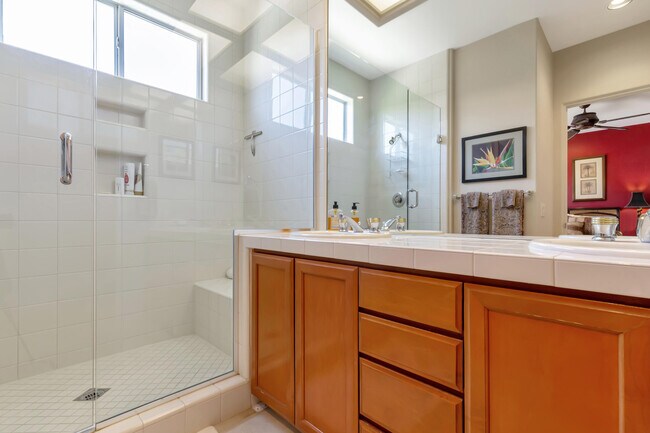 Building Photo - 280 Tomahawk Dr