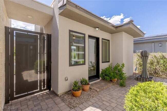 Building Photo - 5192 Rock Daisy Dr