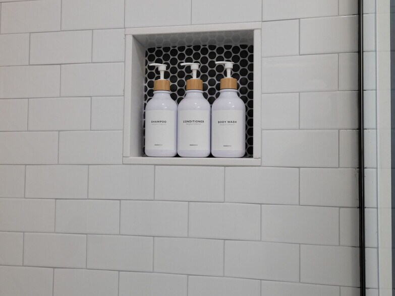 Building Photo - 193 Salem St