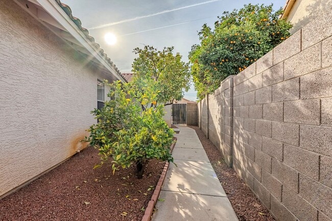 Building Photo - Beautifully Updated 4-Bedroom Home with Easy Access to Loop 101!