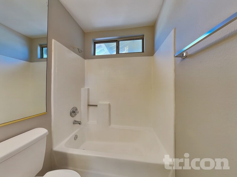 Building Photo - 44238 Gillan Ave