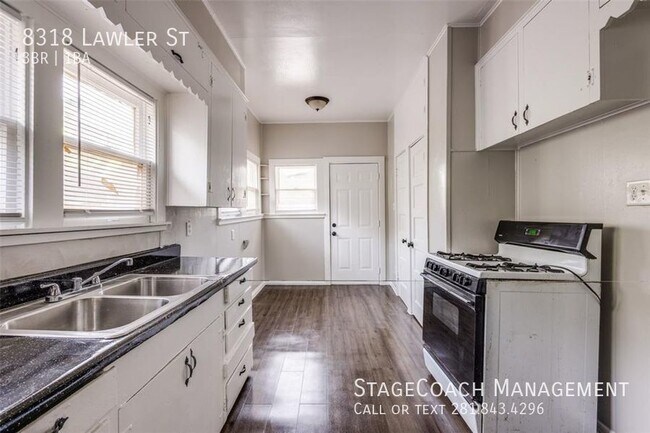 Building Photo - 8318 Lawler St