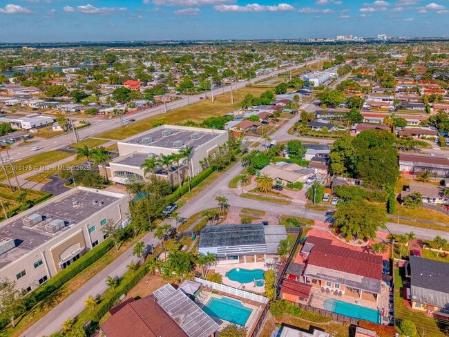 Building Photo - 10520 SW 46th Terrace