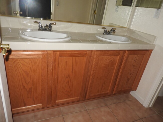 Building Photo - Beautiful Home in Highland Park