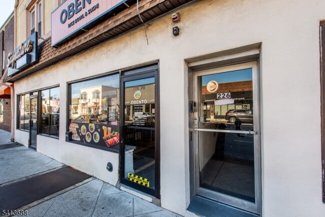 Building Photo - 226 Franklin Ave