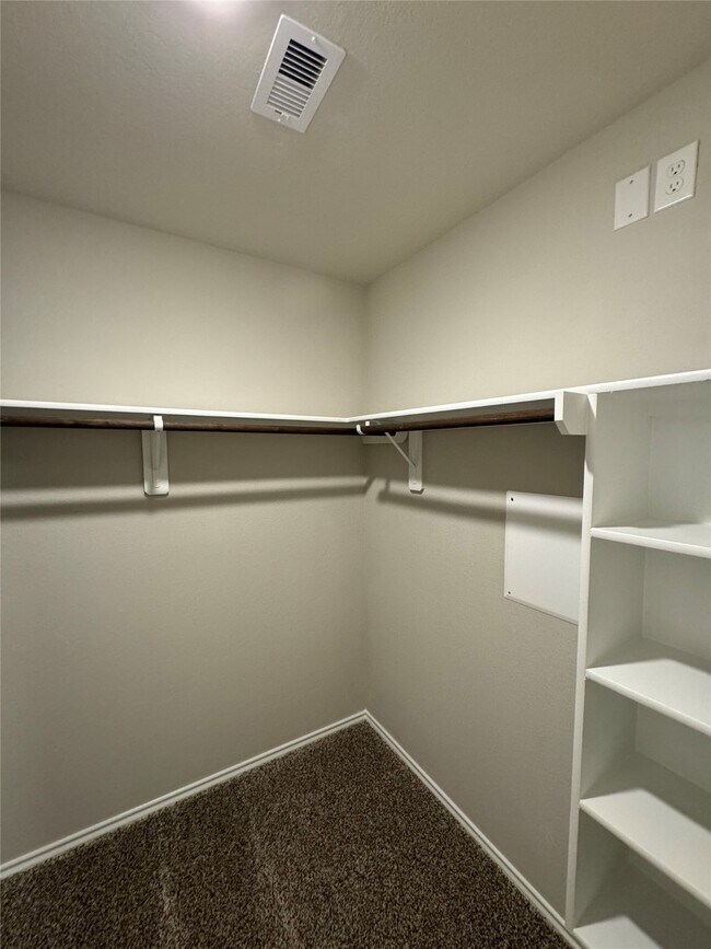 Building Photo - 209 Blanco Dr
