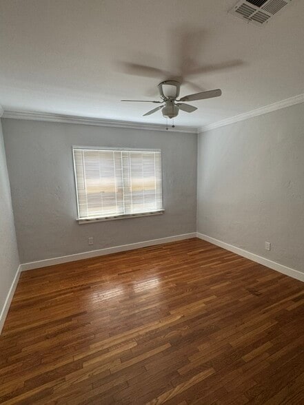 Bedrooom #1 - 226 N Brighton St
