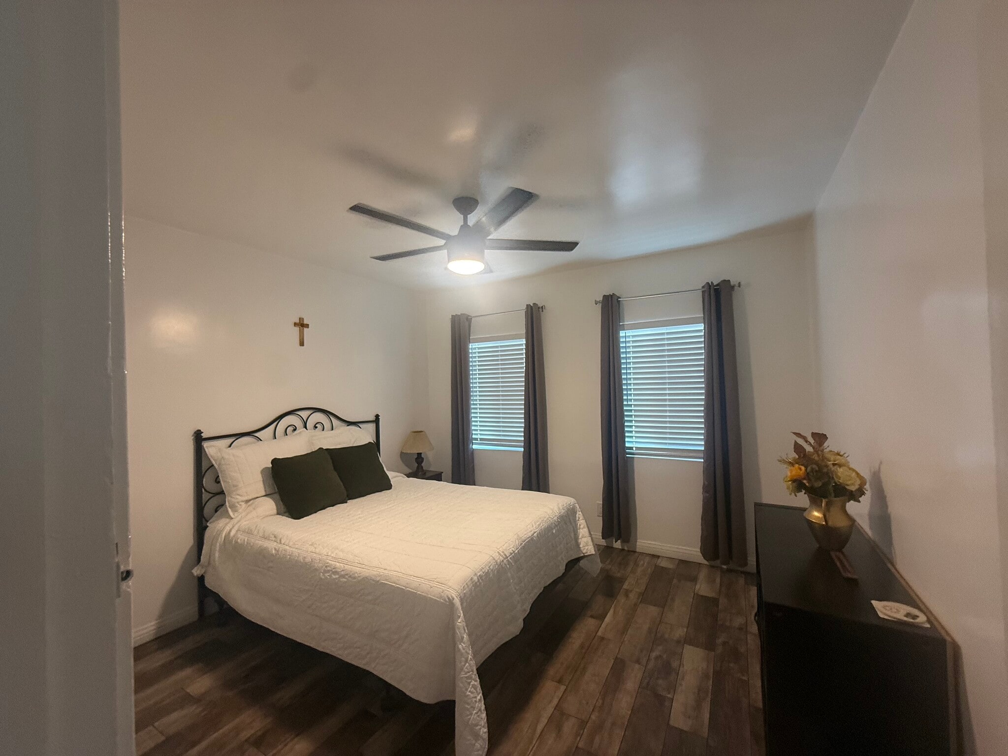 Main room - 2305 E Spaulding St