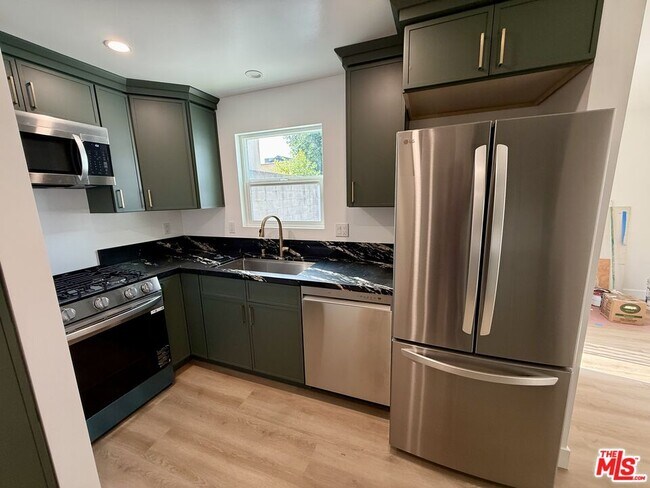 Building Photo - 3900 2nd Ave