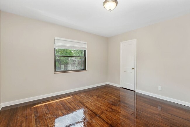 Building Photo - 640 Blenheim Rd