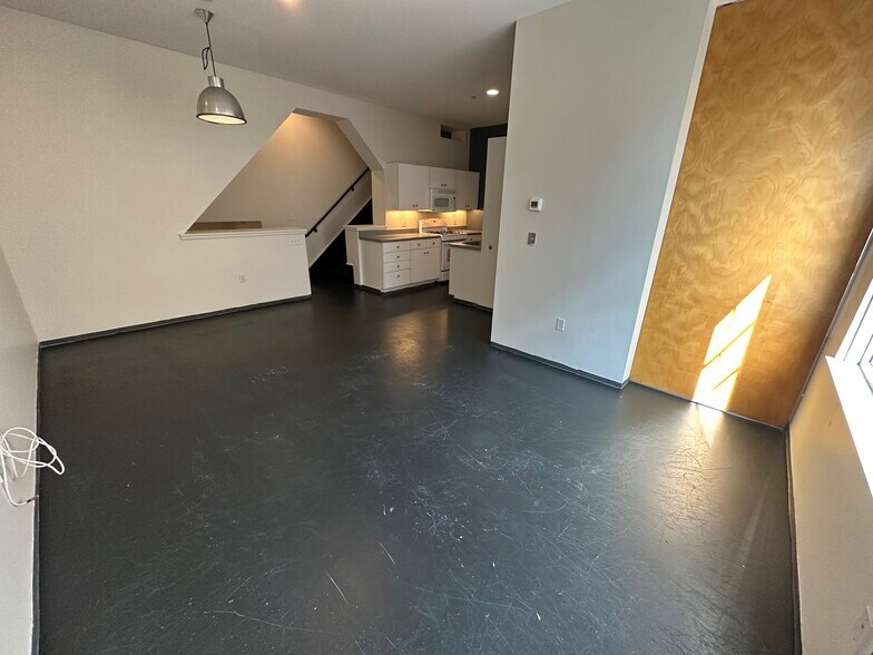 Building Photo - 117 E Berkeley St