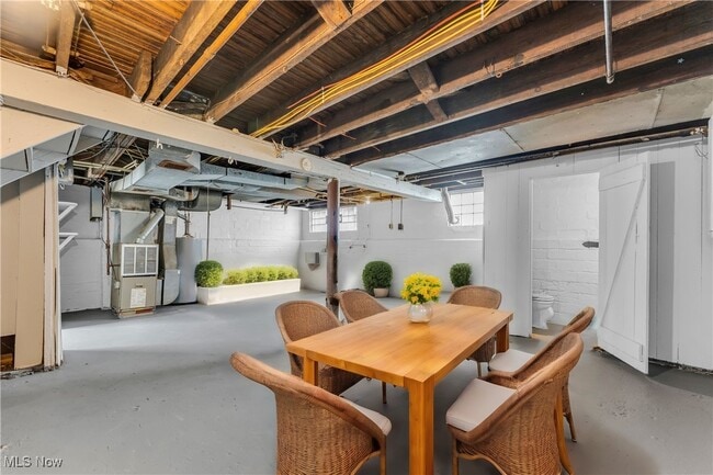 Building Photo - 1458 Larchmont Rd