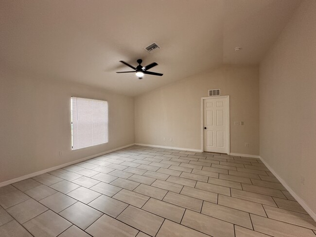 Building Photo - 314 NW 7th Pl