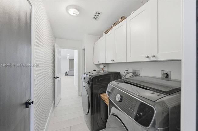 Building Photo - 9935 Ramblewood Dr