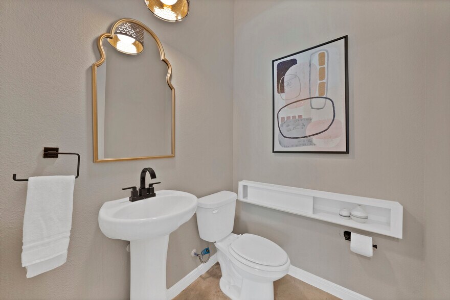 Building Photo - 4635 Calmont Ave